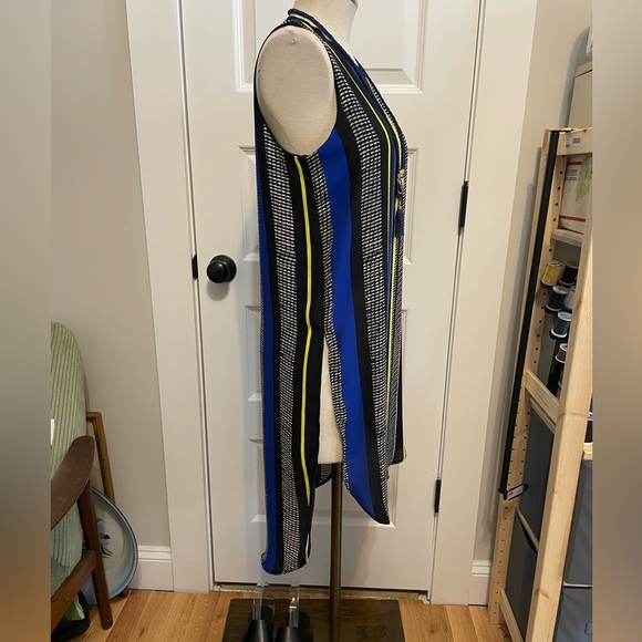 Graphic stripe long sleeveless tunic - Picture 2 of 8